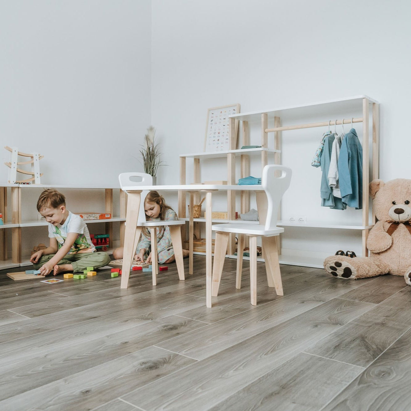 Montessori Kindertisch & Stühle