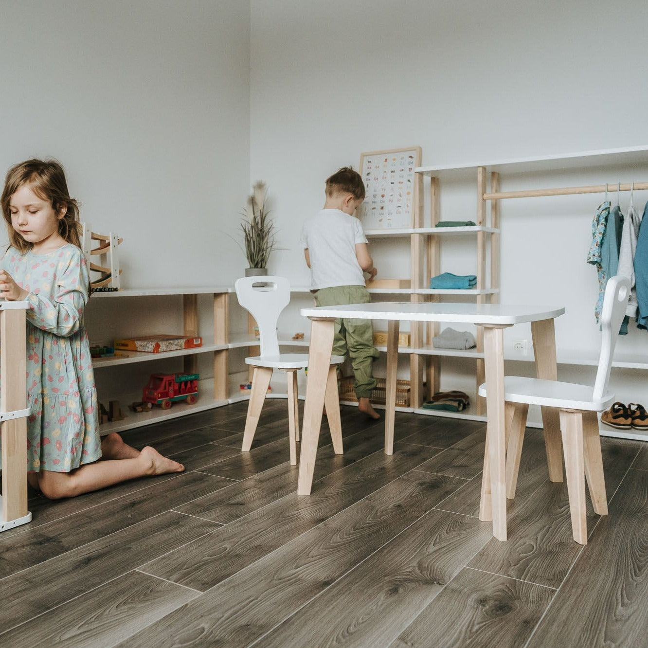 Montessori Kindertisch & Stühle