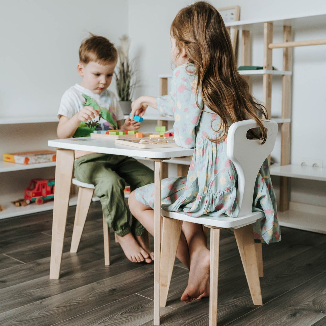 Montessori Kindertisch & Stühle