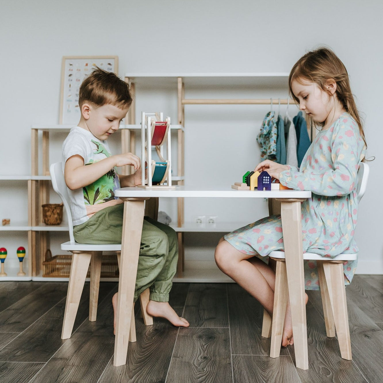 Montessori Kindertisch & Stühle