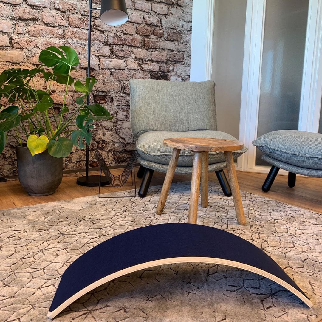 Jindl Balancierbrett aus Holz mit Filz | Blau