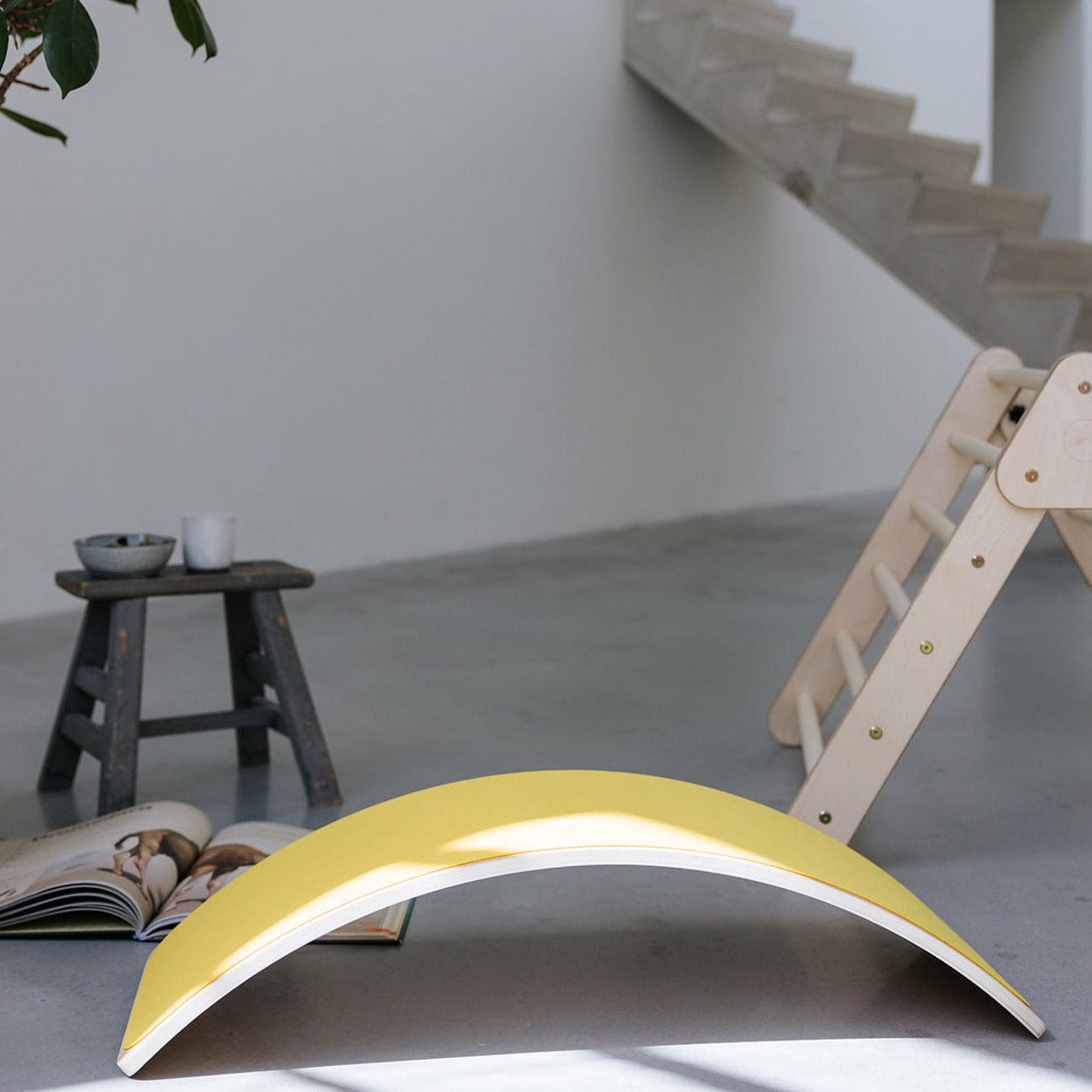 Jindl Balancierbrett aus Holz mit Filz | Gelb