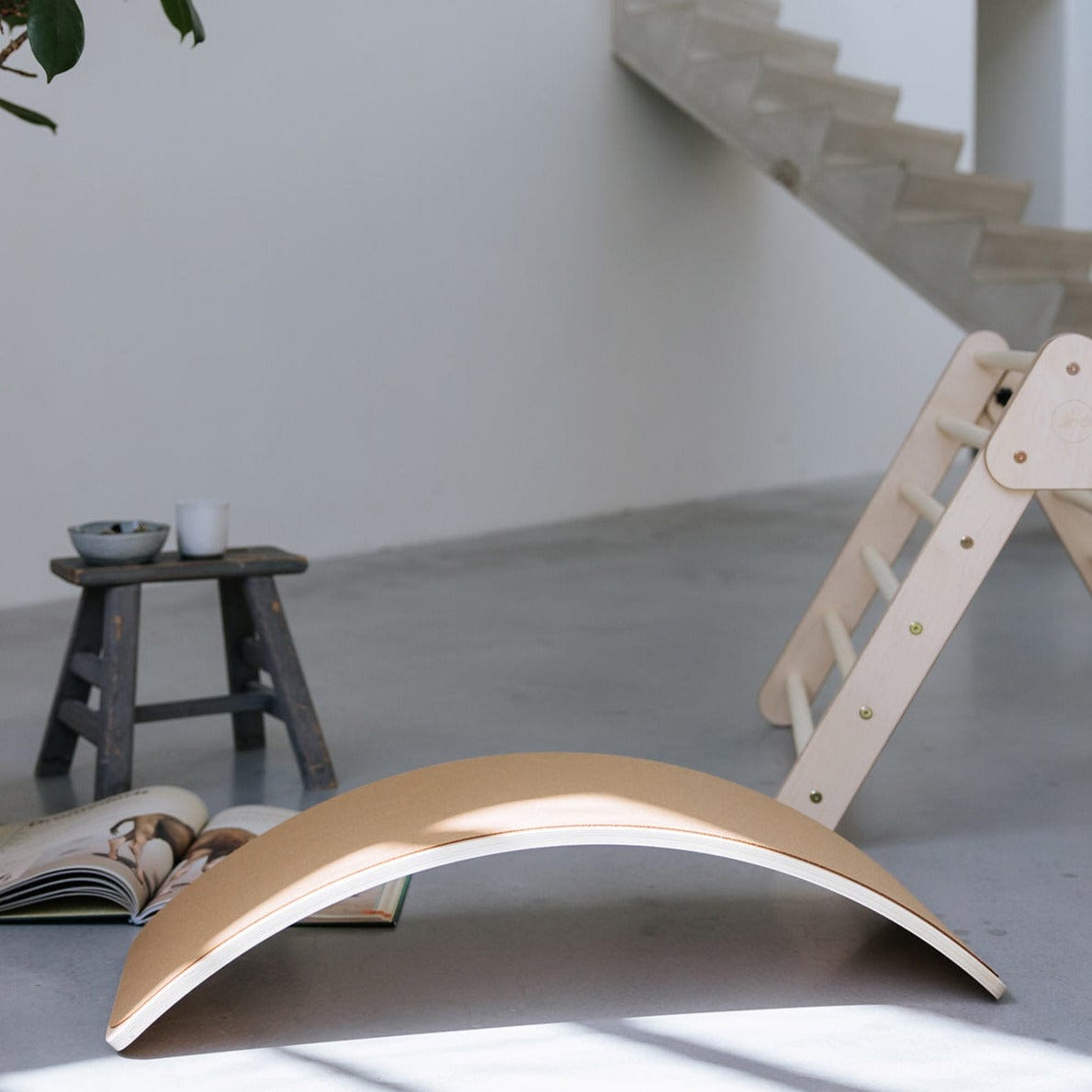 Jindl Balancierbrett aus Holz mit Filz | Khaki