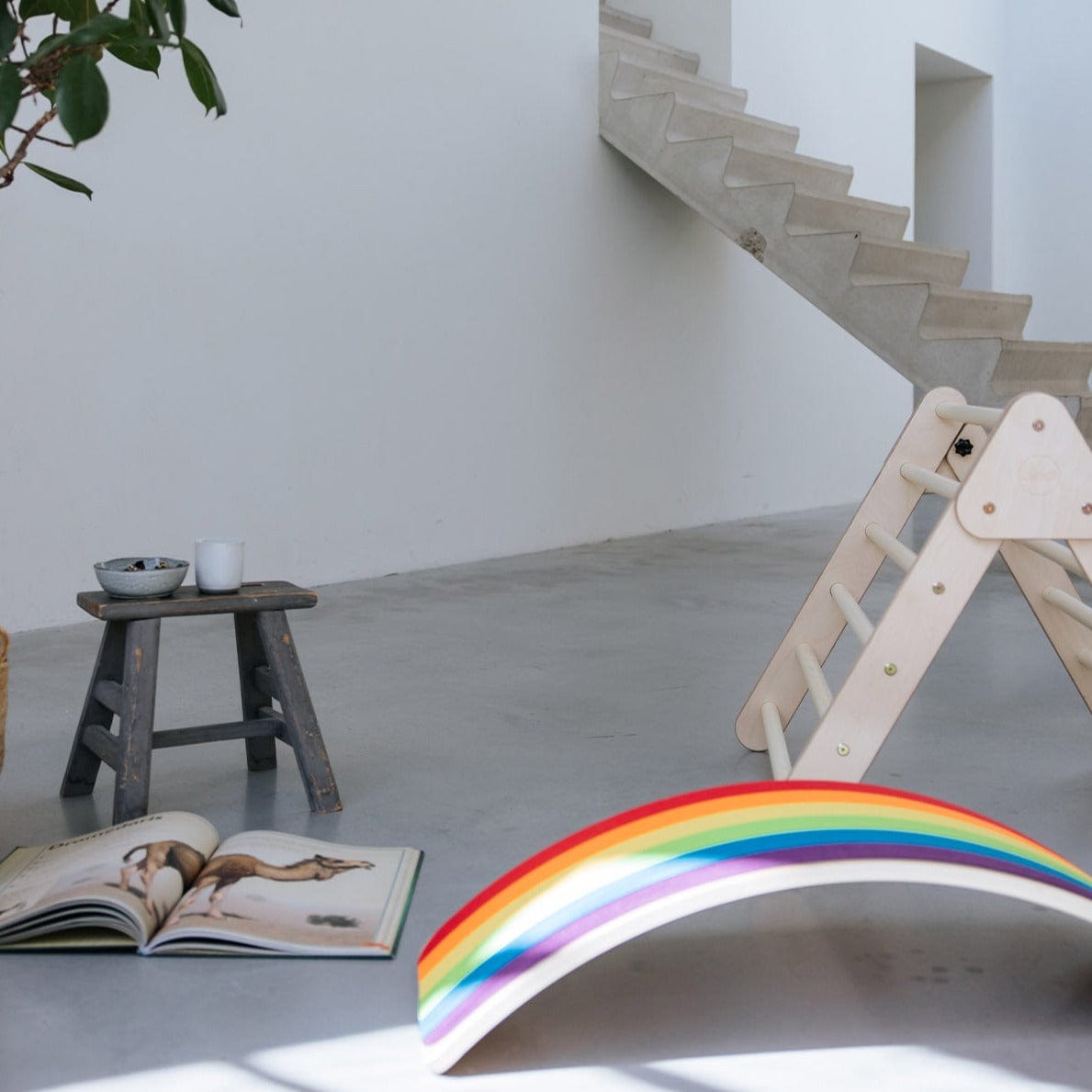 Jindl Balancierbrett aus Holz mit Filz | Regenbogen