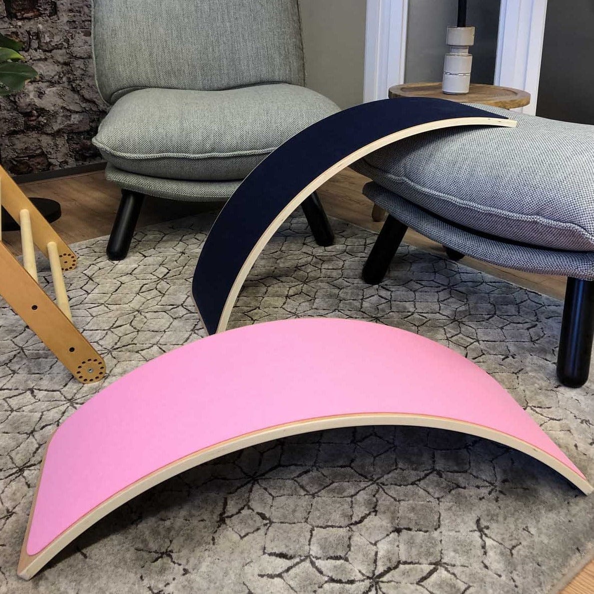 Jindl Balancierbrett aus Holz mit Filz | Rosa