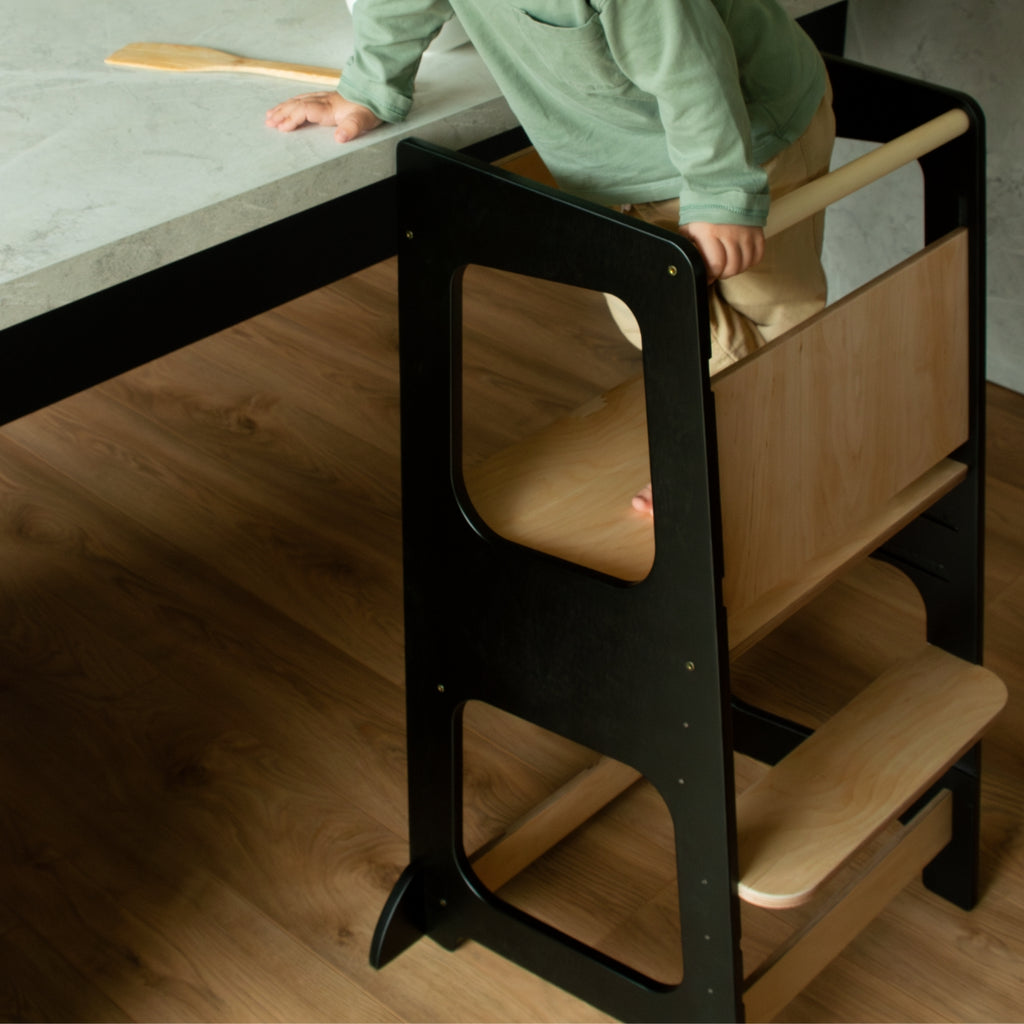 Kippsicherer Lernturm mit Rausfallschutz