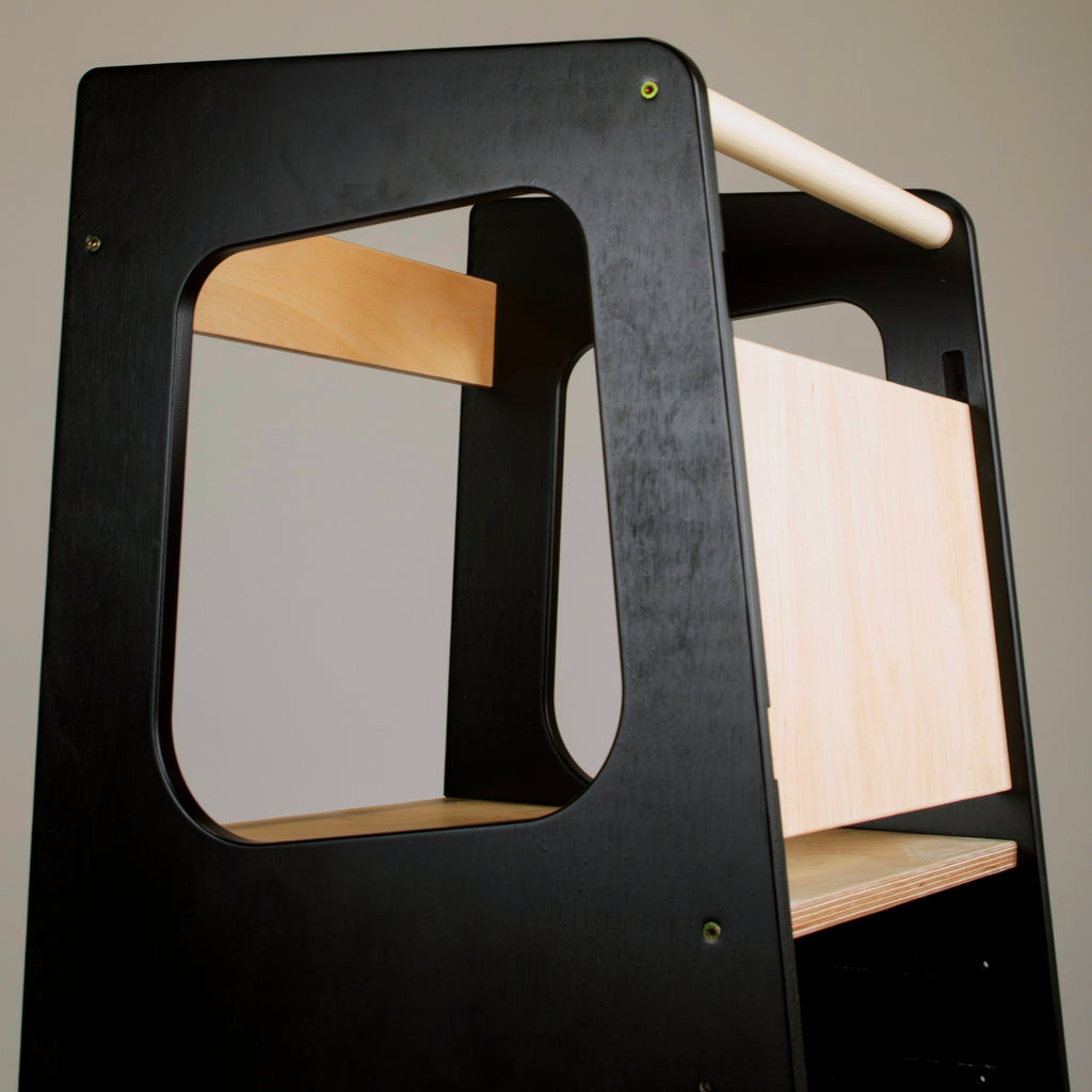 Kippsicherer Lernturm mit Rausfallschutz