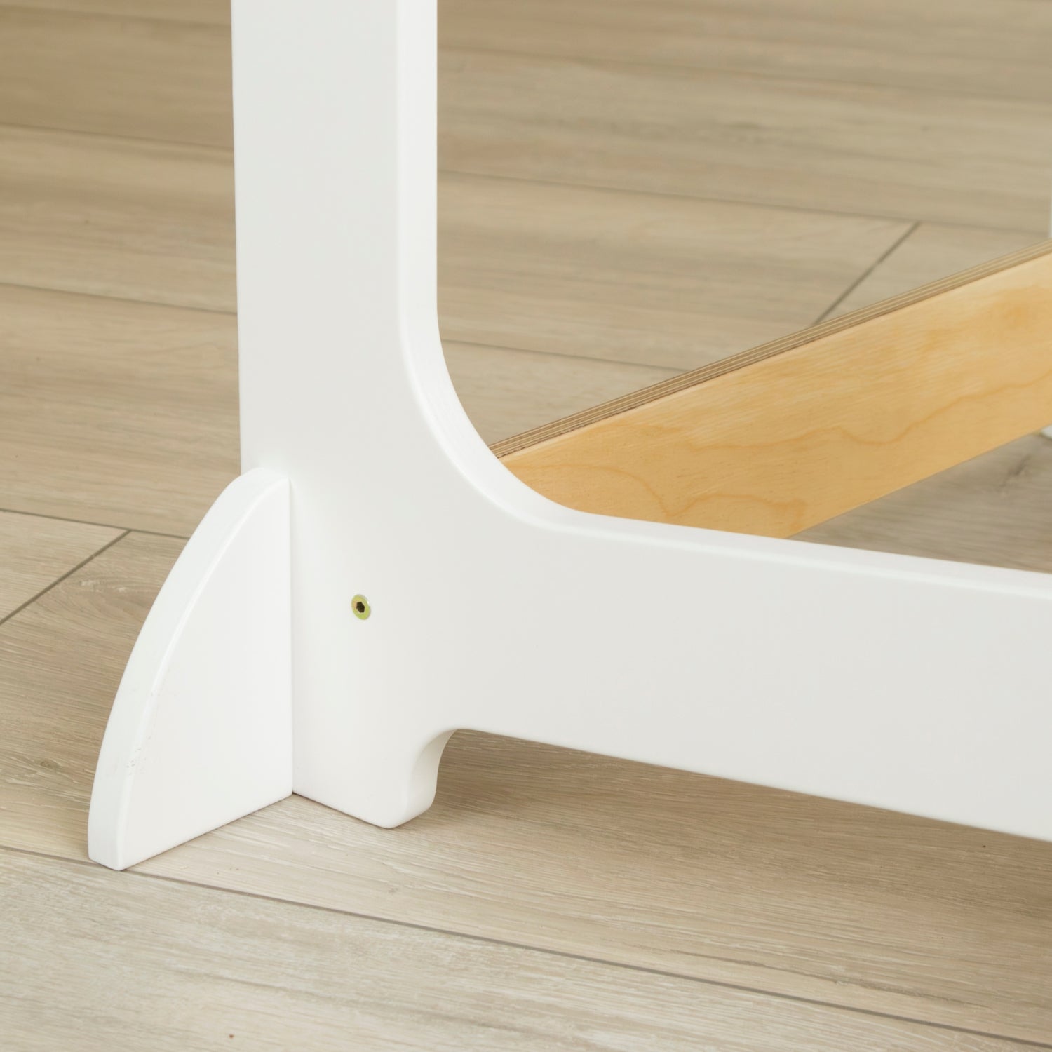 Kippsicherer Lernturm mit Rausfallschutz