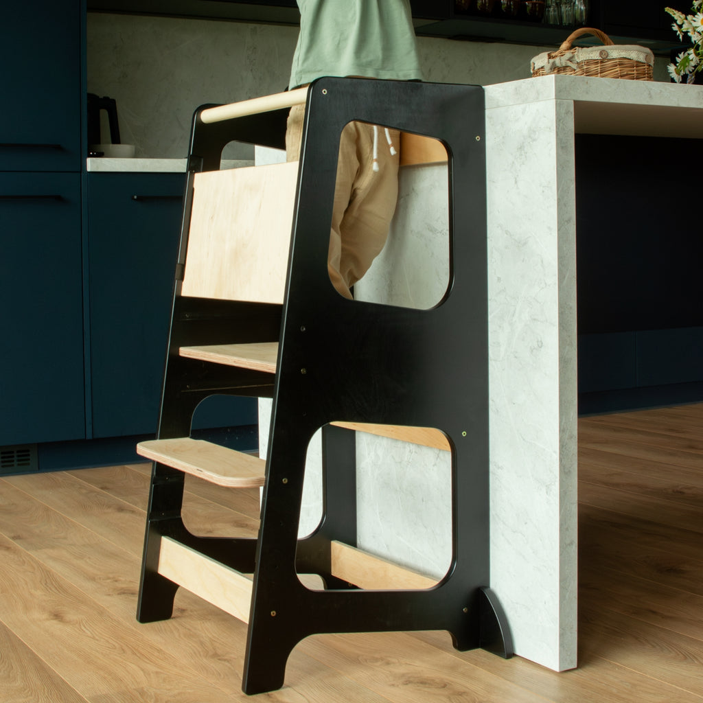 Kippsicherer Lernturm mit Rausfallschutz