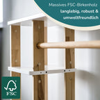 Nahaufnahme der Montessori Garderobe mit detaillierter Struktur des Massivholzes.  FSC-Logo in der unteren linken Ecke und oben rechts der Text "Massives FSC-Birkenholz - langlebig, robus & kinderfreuendlich.".
