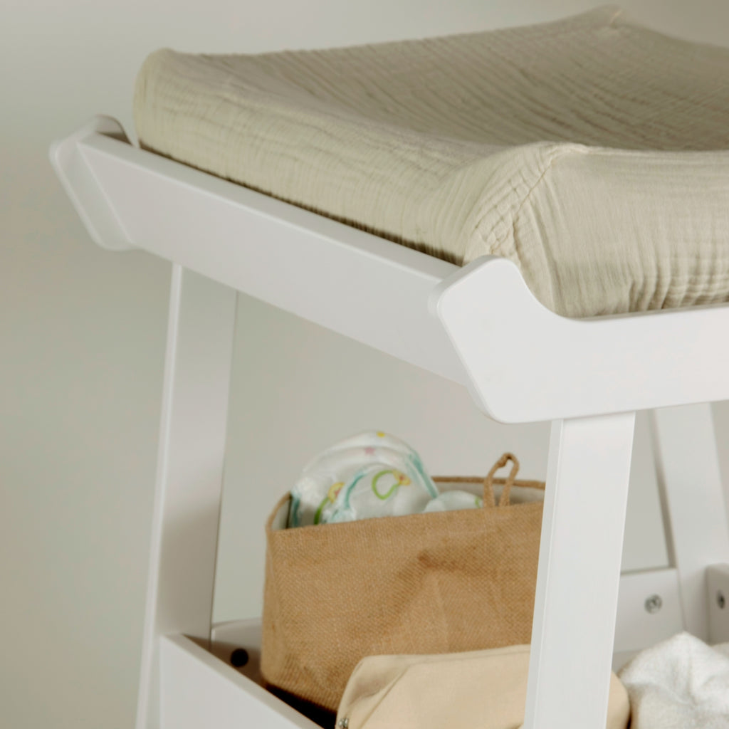 Wickeltisch aus Massivholz