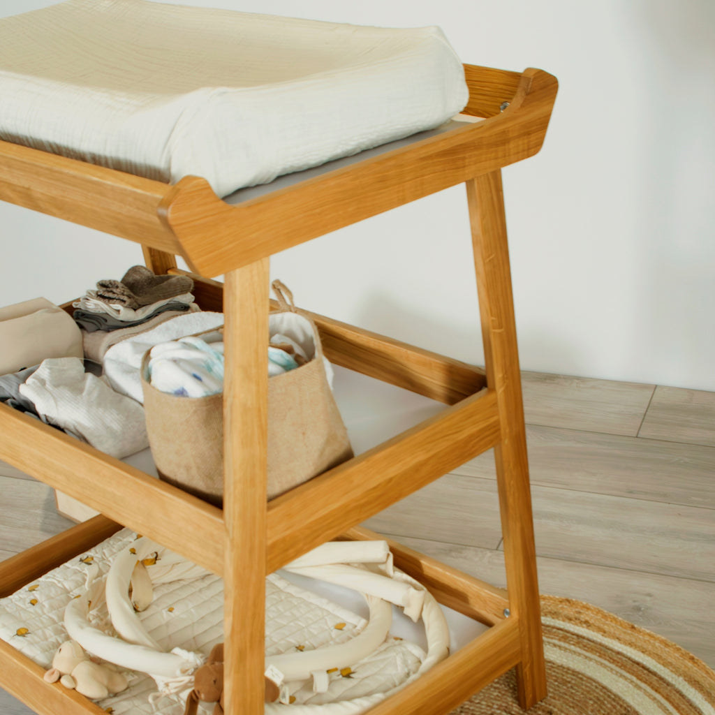 Wickeltisch aus Massivholz
