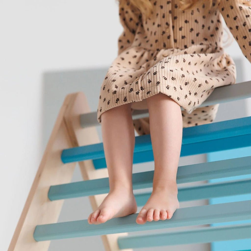 Klappbares Pikler Dreieck mit Rutsche | Mint - Juniorito