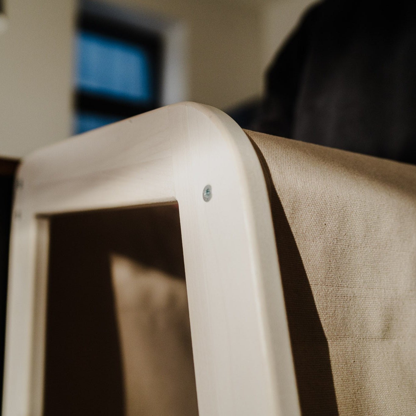 Lernturm mit Rausfallschutz - höhenverstellbar - mit Rausfallschutz - Klarlack - Juniorito