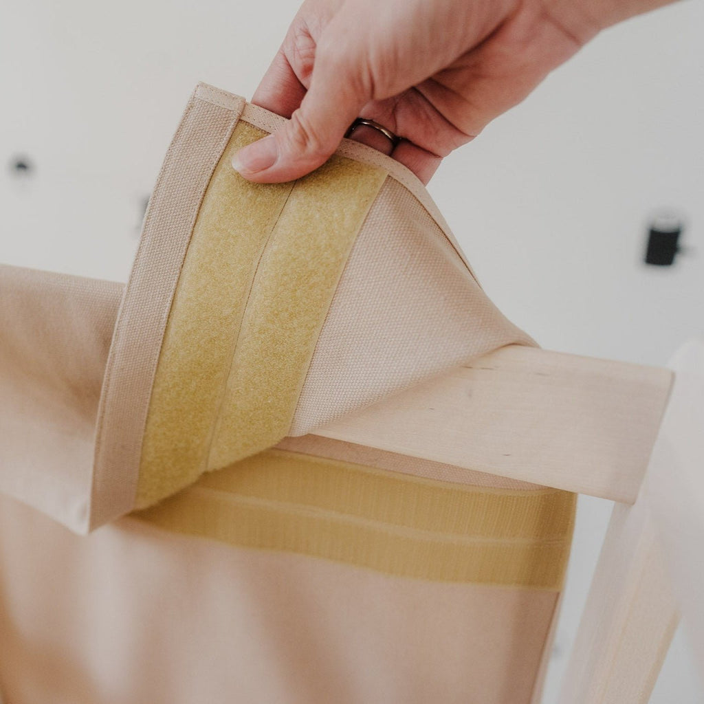 Lernturm mit Rausfallschutz - höhenverstellbar - mit Rausfallschutz - Klarlack - Juniorito