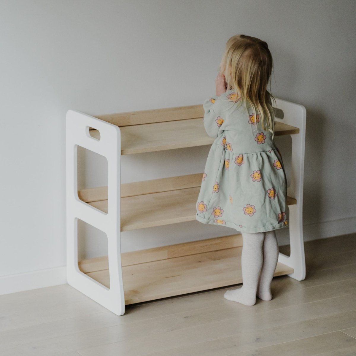 Montessori Spielzeugregal | 'HARMONIA' Kollektion - Unbehandeltes Holz - Höhe: 57 cm | Länge: 71 cm | Tiefe: 37 cm - Juniorito