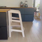 Ein Video welches Nahaufnahmen des Lernturmes zeigt und wie man den Rausfallschutz aus Baumwolle an- & abmontiert.