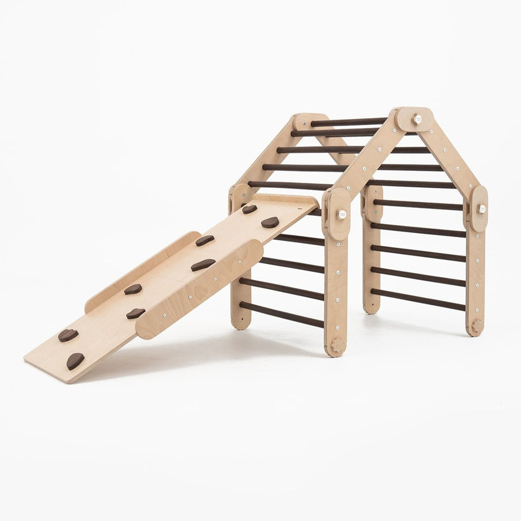 Verstellbares Kletterdreieck mit 2in1 - Rutsche | Braun - mit Griffen - Juniorito