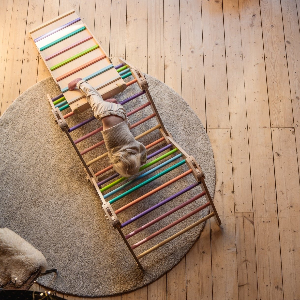 Verstellbares Kletterdreieck mit 2in1 - Rutsche | Bunt - mit Sprossen - Juniorito