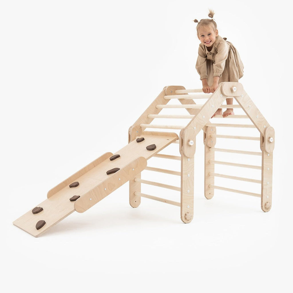 Verstellbares Kletterdreieck mit 2in1 - Rutsche | Naturell - mit braunen Griffen - Juniorito