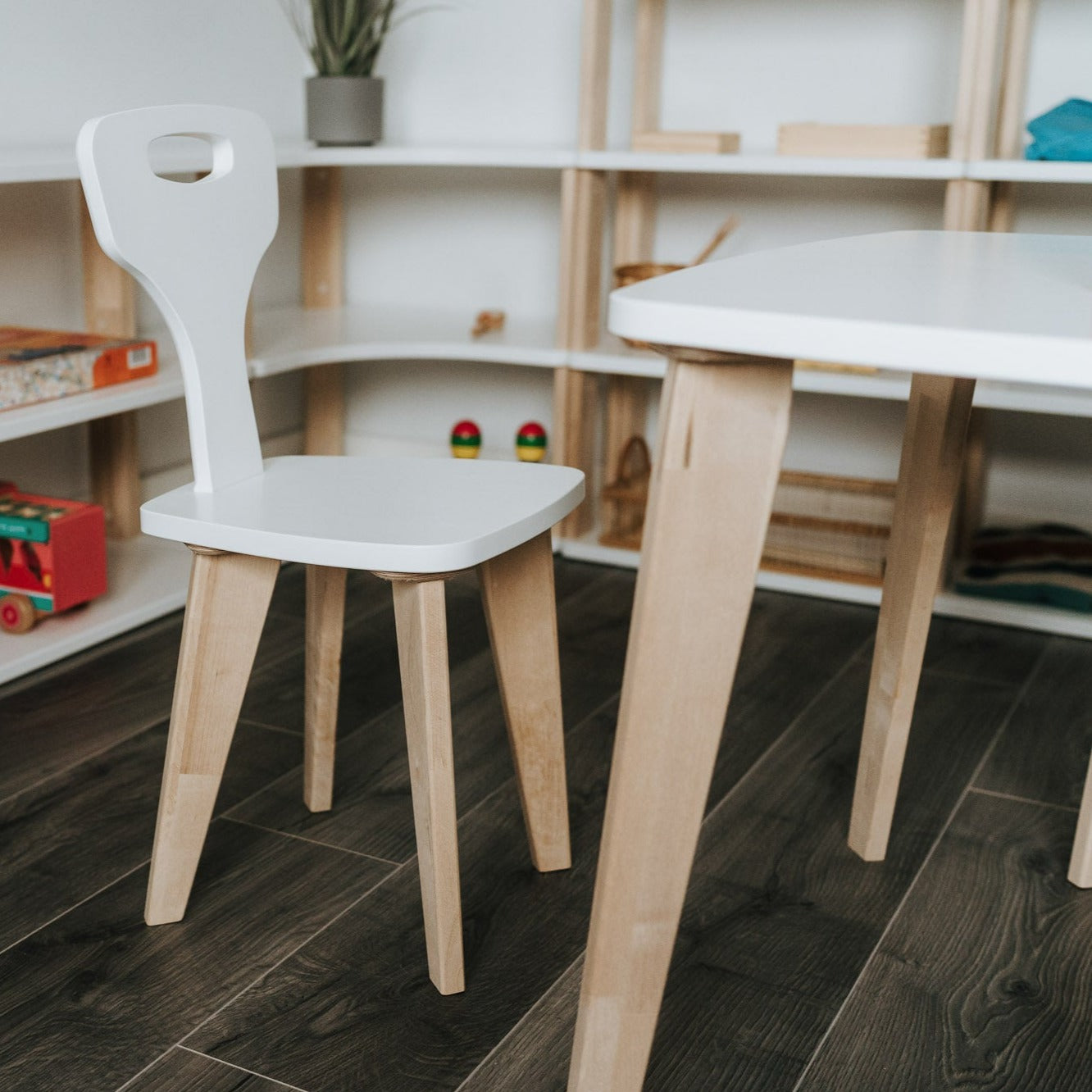 Montessori Kindertisch & Stühle